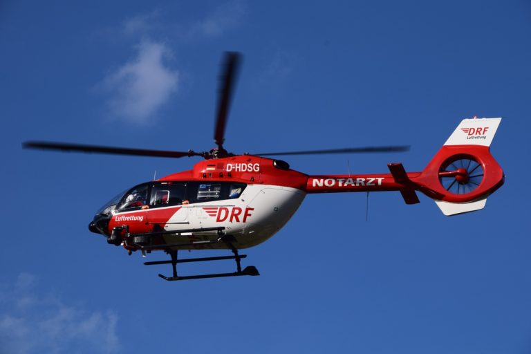 Schwer verletzt mit Rettungshubschrauber in Klinik gebracht